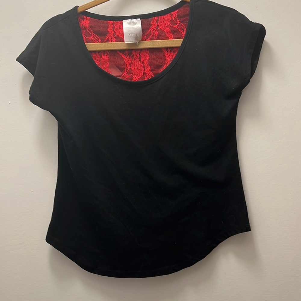 Spirit Halloween shirt.      #518